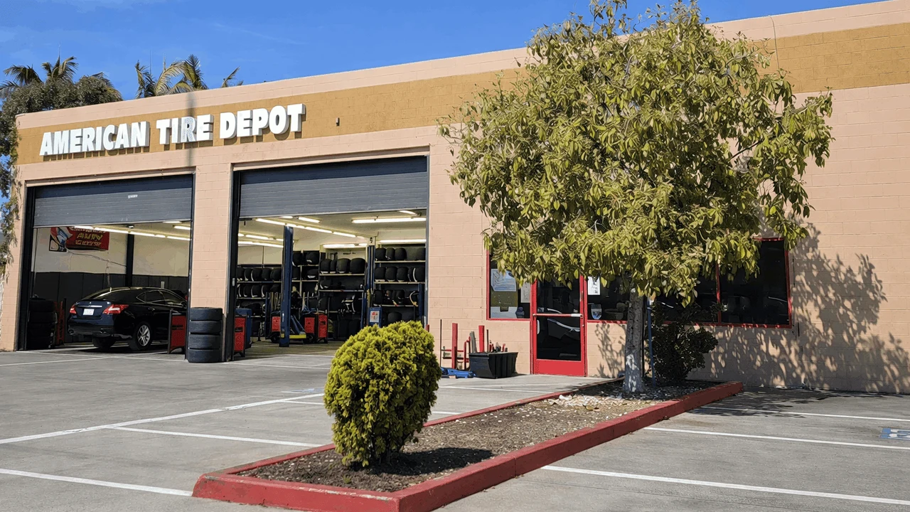 Hawthorne - Rosecrans Ave storefront