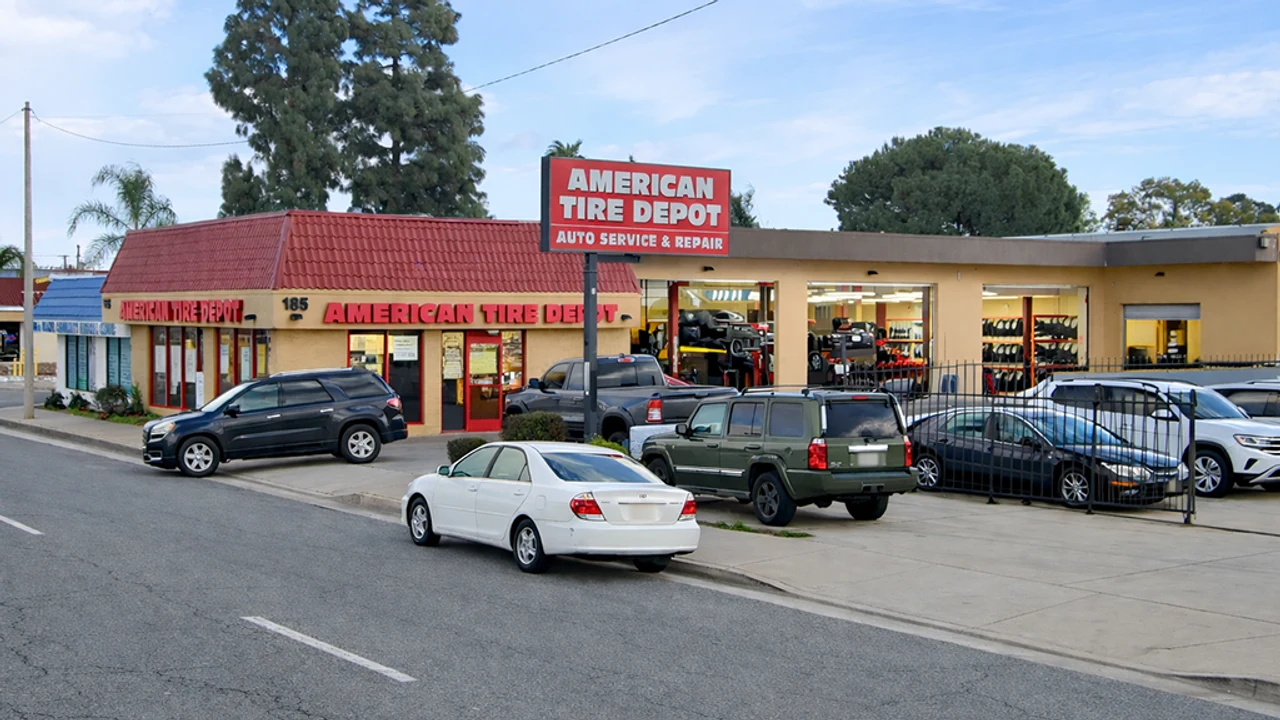 Rialto - E Foothill Blvd storefront