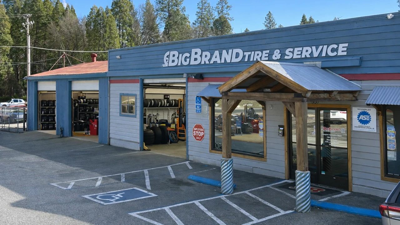 Nevada City - Searls Ave storefront