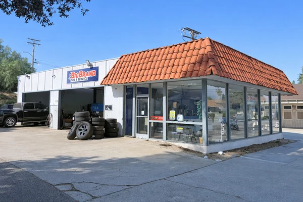 Big Brand Tire & Service Location at 1350 Thousand Oaks Boulevard Thousand Oaks, CA 91362-2819 Store Front