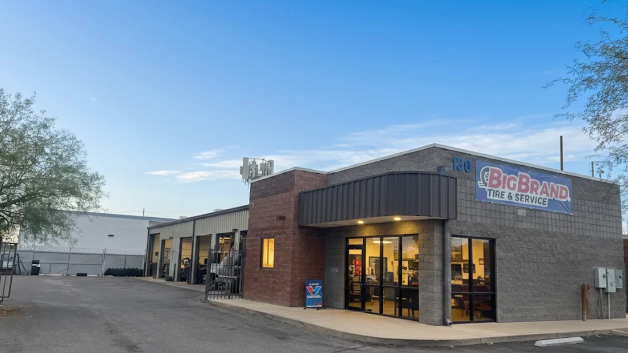Big Brand Tire & Service Location at 130 South Swan Road Tucson, AZ 85711-3601 Store Front