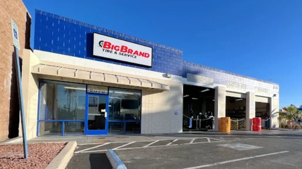 Las Vegas - E Warm Springs Rd storefront