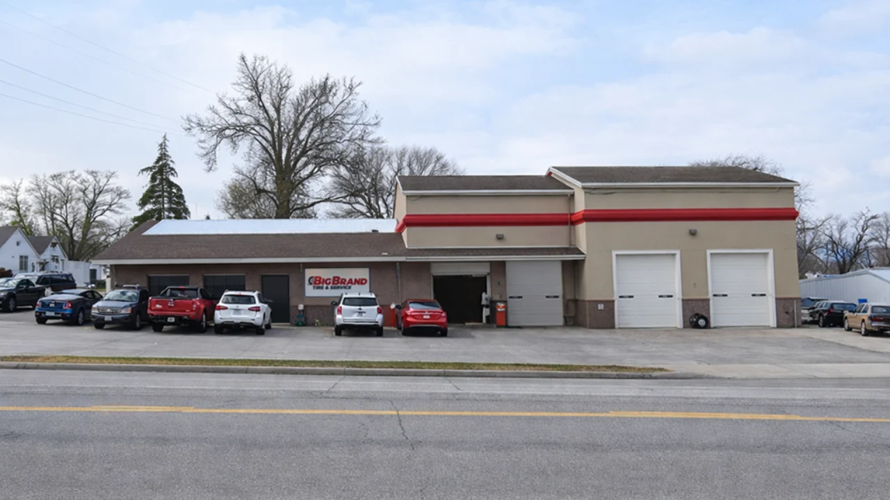 Big Brand Tire & Service Location at 103 W 2Nd Ave Indianola, IA 50125 Store Front
