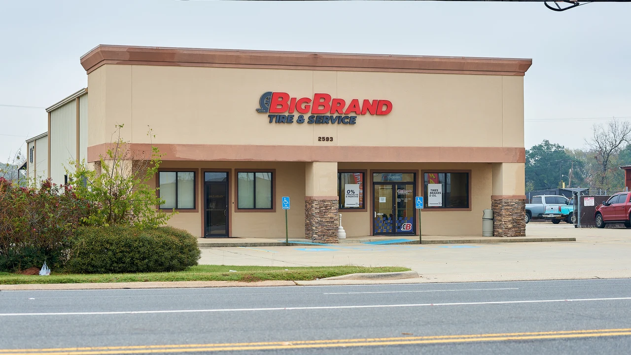 Big Brand Tire & Service Location at 2593 East Texas Street Bossier City, LA 71111-3721 Store Front