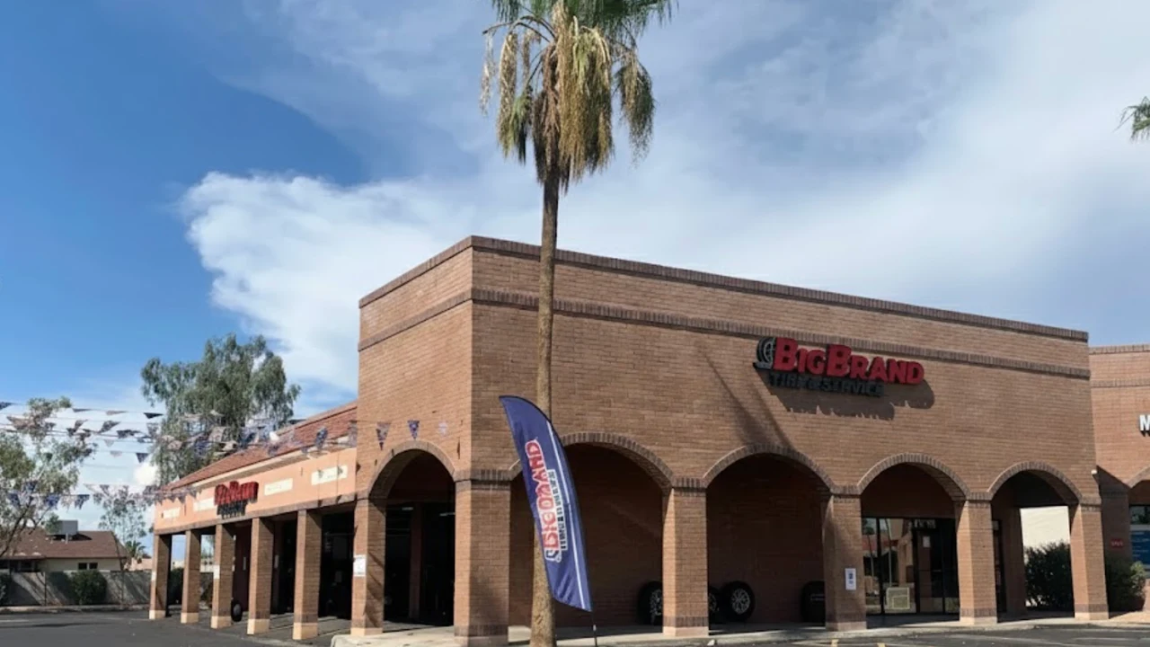 51st Ave storefront