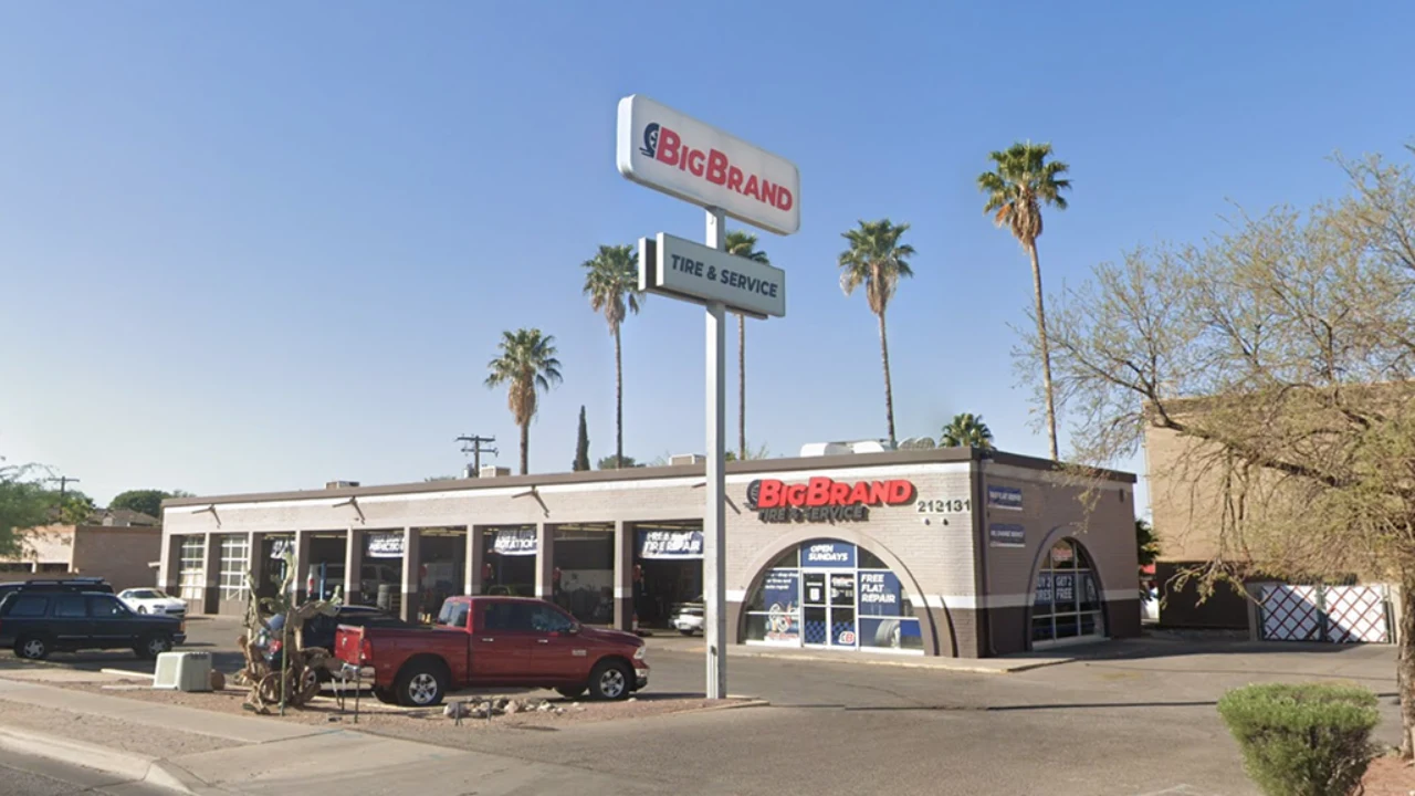 Big Brand Tire & Service Location at 2131 North Kolb Road Tucson, AZ 85715-3913 Store Front