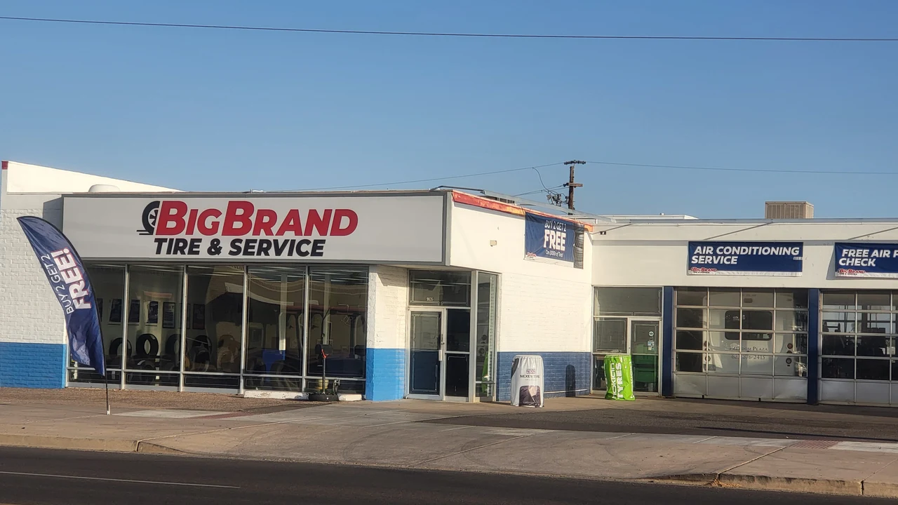 W Peoria Ave storefront