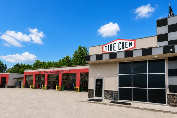 Tire Crew Location at 5881 Old Mooringsport Road Shreveport, LA 71107-2021 Store Front